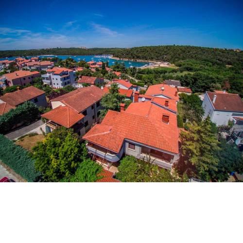 Beautiful-Banjole-Beachside-Apartment-A1-150m-from-the-beach