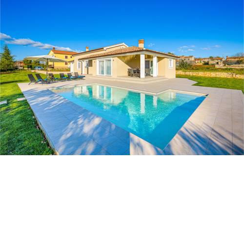 Beautiful home in Barban w/ Outdoor swimming pool and 4 Bedrooms