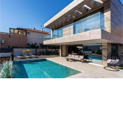 Beautiful home in Baska with Sauna, WiFi and 4 Bedrooms