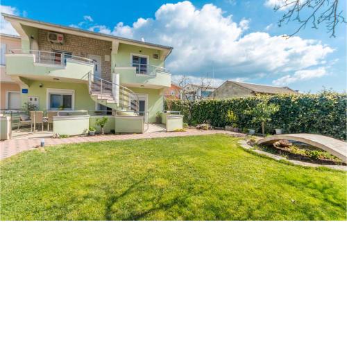 Beautiful home in Biograd na Moru with WiFi and 4 Bedrooms