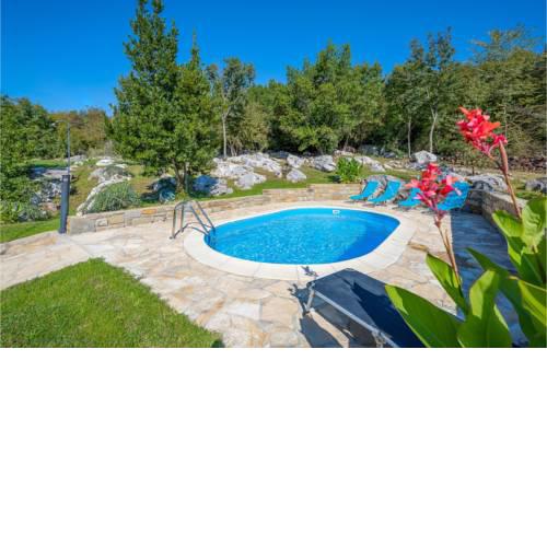 Beautiful home in Brnobici w/ Outdoor swimming pool, Outdoor swimming pool and 2 Bedrooms
