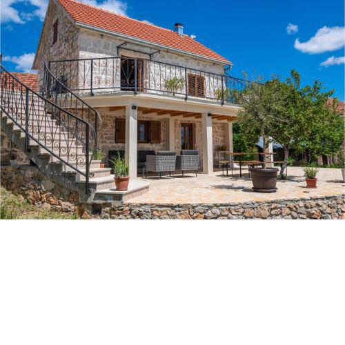 Beautiful home in Gornji Prolozac with WiFi and 2 Bedrooms