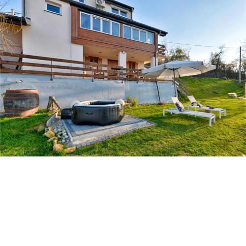 Beautiful home in Grabrovnik with Jacuzzi, Sauna and 2 Bedrooms