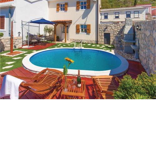 Beautiful home in Grizane with Outdoor swimming pool, WiFi and 2 Bedrooms