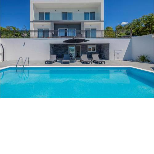 Beautiful home in Imotski with Outdoor swimming pool, WiFi and 4 Bedrooms