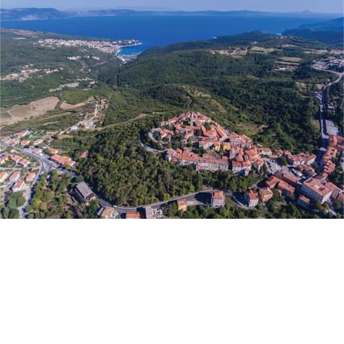Beautiful home in Koromacno w/ Outdoor swimming pool, Jacuzzi and 4 Bedrooms