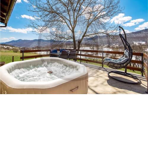 Beautiful home in Kuterevo with Jacuzzi, 2 Bedrooms and WiFi