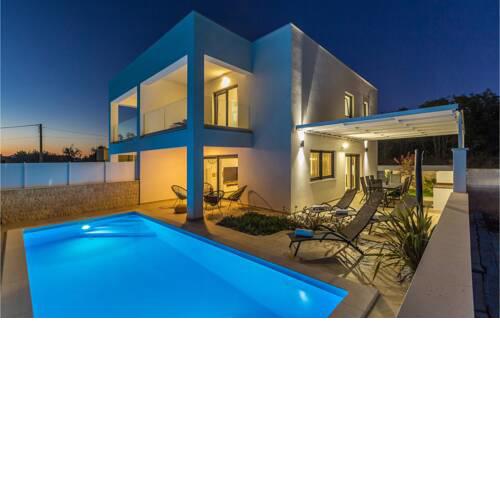 Beautiful home in Linardici with Outdoor swimming pool, WiFi and 3 Bedrooms