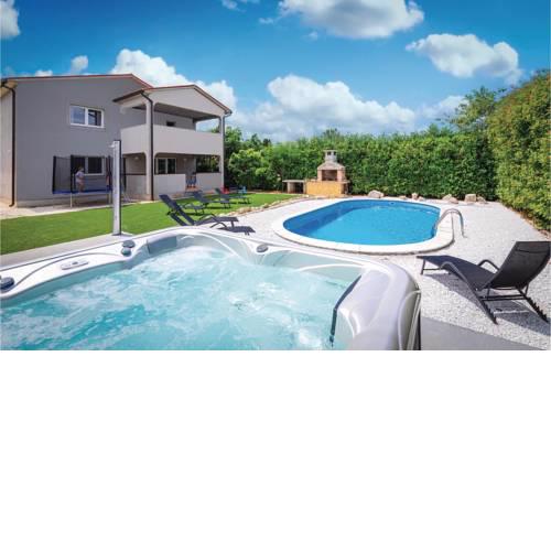 Beautiful home in Marcana w/ Outdoor swimming pool, Sauna and WiFi
