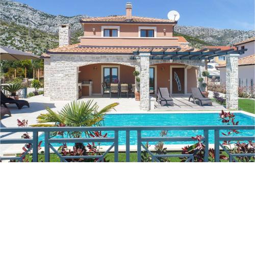 Beautiful home in Orebic with Outdoor swimming pool, WiFi and 3 Bedrooms