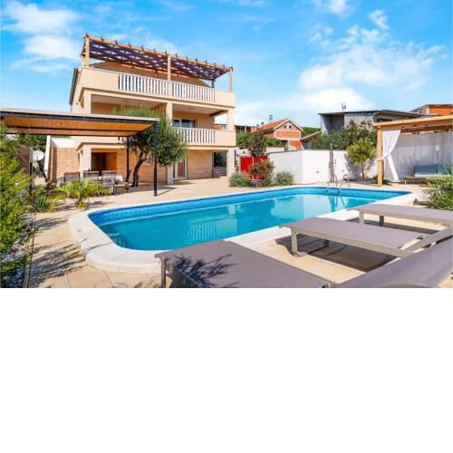 Beautiful home in Posedarje with Outdoor swimming pool and 4 Bedrooms
