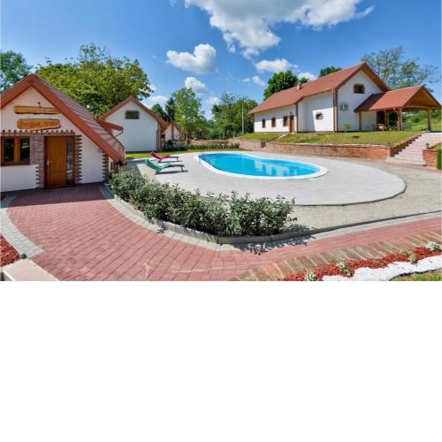 Beautiful home in Rivalno with Outdoor swimming pool, Sauna and 7 Bedrooms