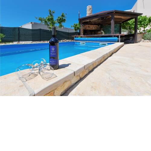 Beautiful home in Rogoznica with Outdoor swimming pool, Jacuzzi and 8 Bedrooms