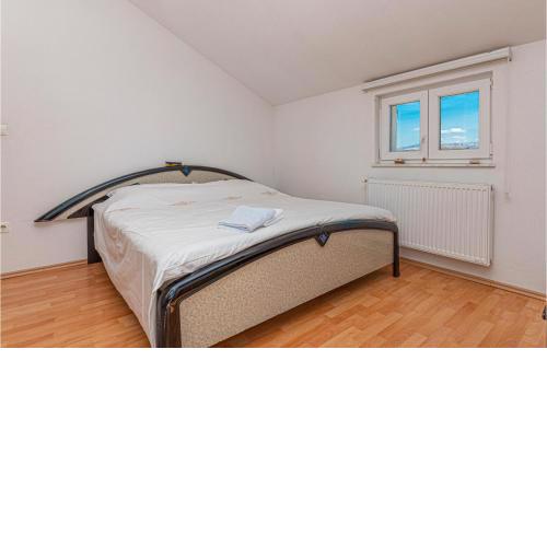 Beautiful home in Ruzic with Outdoor swimming pool, WiFi and 5 Bedrooms