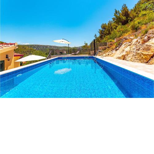Beautiful home in Skradin with Outdoor swimming pool, WiFi and 3 Bedrooms