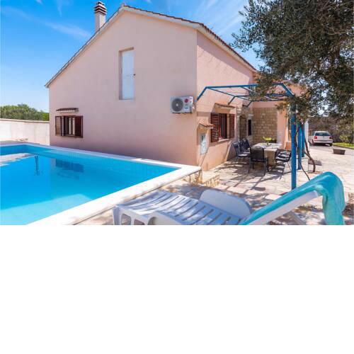Beautiful home in Tinj w/ Outdoor swimming pool, WiFi and 3 Bedrooms
