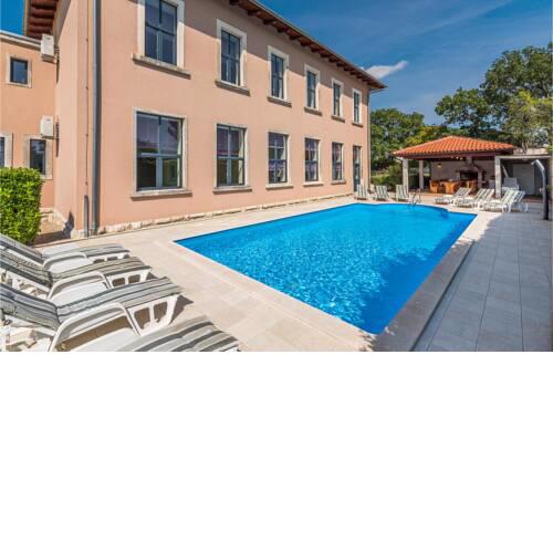 Beautiful home in Tinjan with Outdoor swimming pool and 9 Bedrooms