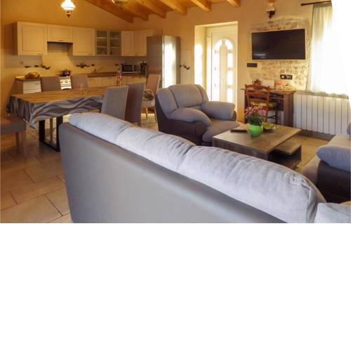 Beautiful home in Visnjan w/ Outdoor swimming pool, Outdoor swimming pool and 3 Bedrooms
