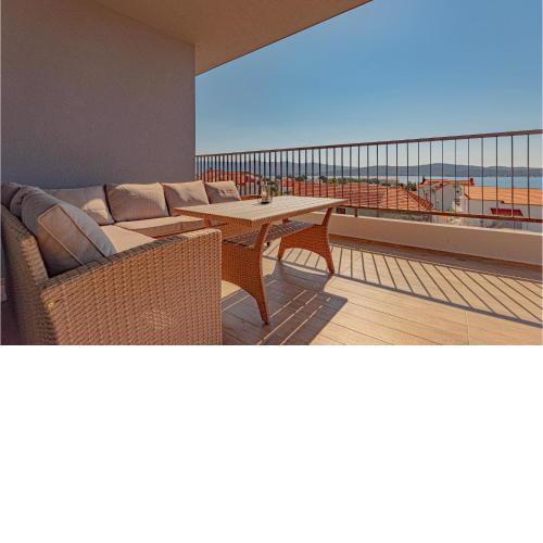 Beautiful home in Zaboric with Outdoor swimming pool, WiFi and 4 Bedrooms