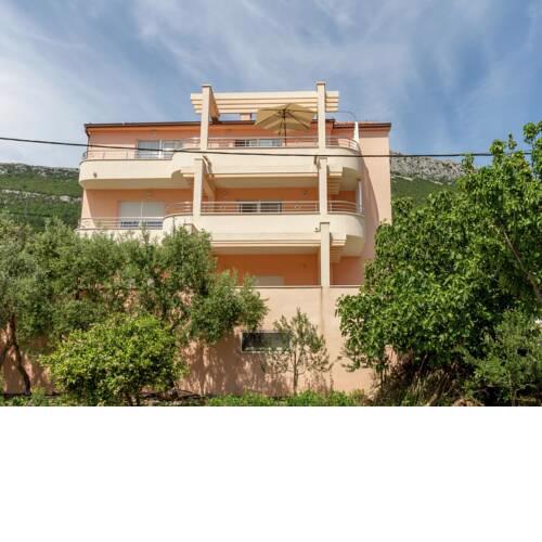 Beautiful panoramic views top floor apartment, in between Split and Trogir