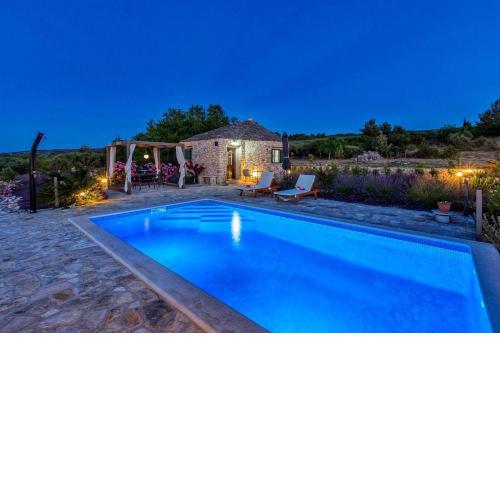 Beautiful villa Big Hobbit 2