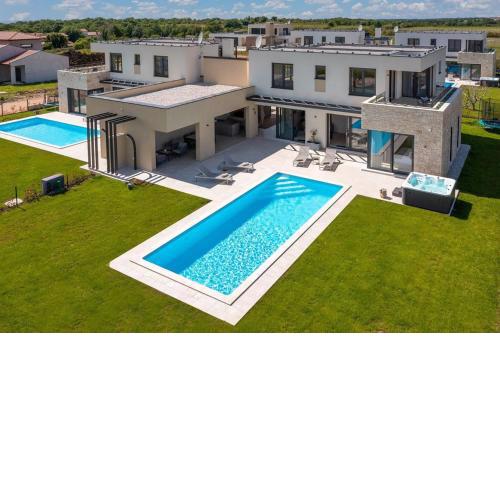 Beautiful Villa Estate & Primavera