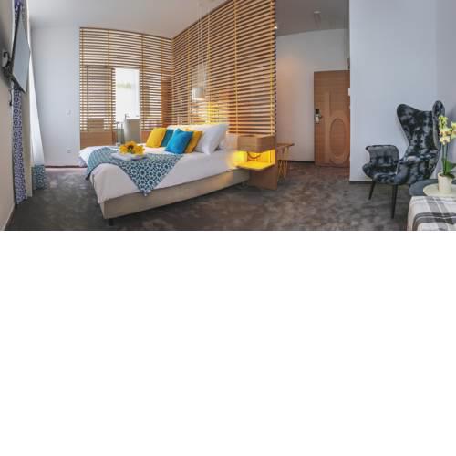 Bed & Atmosphere Rooms