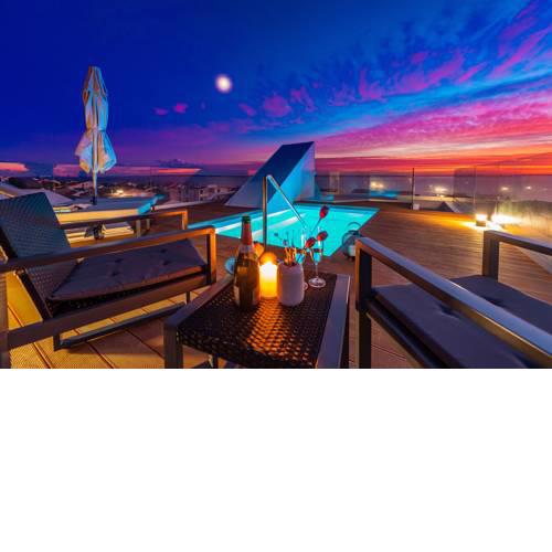 Bekina, stylish rooftop pool apartment