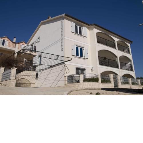 Apartments Villa Maja