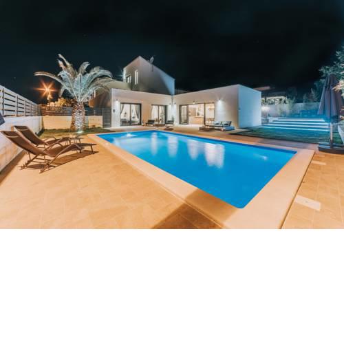 Belvedere Holidays