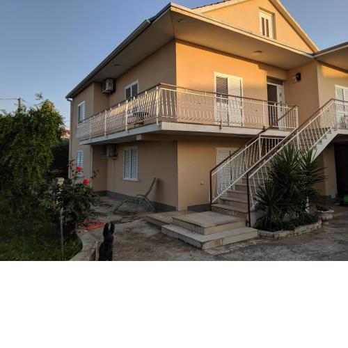 Bibinje - Zadar home (LOWER / Niži Apartment)