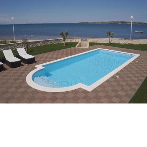 Bishoffer Beachfront Vila