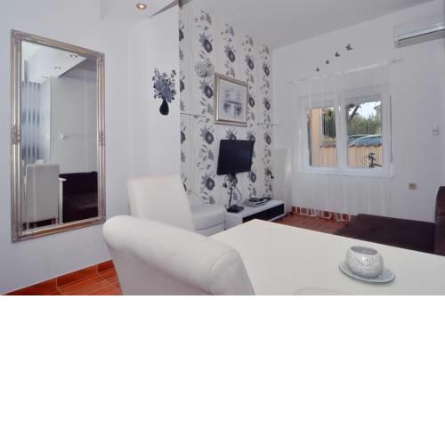 Black & White Apartments