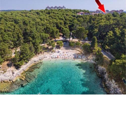 Blue Gortanova Bay