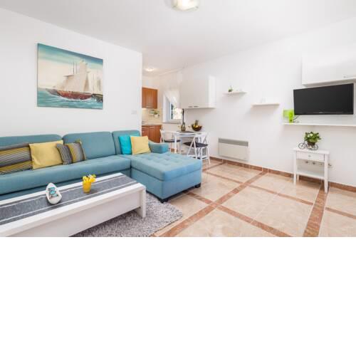Blue Magic Studio Apartment with a pool