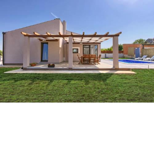 Bobo Family house with pool