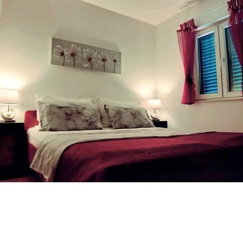 Bol Apartment Anari