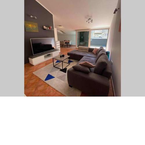 Bon Temps Split Apartment