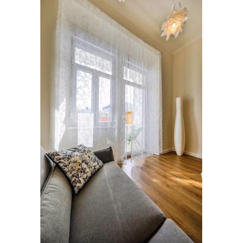 Bon Vivant Apartment