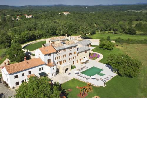 Boskari Villa Sleeps 17 with Pool Air Con and WiFi