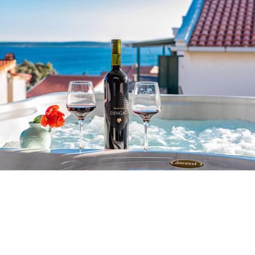 Bozi, luxury penthouse with jacuzzi