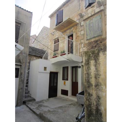Brand new apartment in Komiža old town