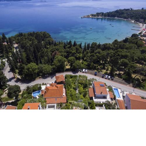 Brasina Villa Sleeps 6 Pool WiFi