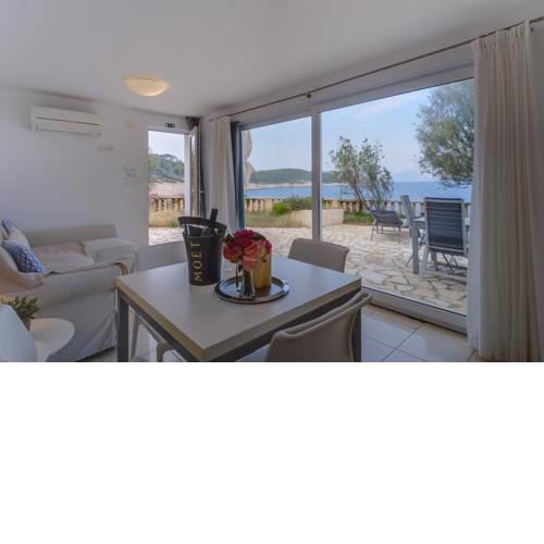 Sea view house Bruno
