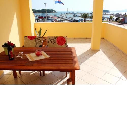 BUCO seafront apartments & fastfood