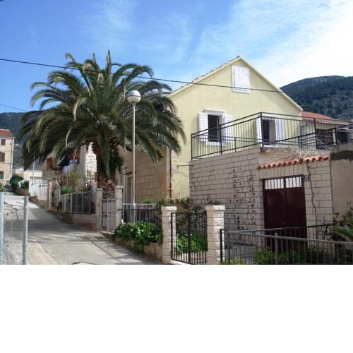 Budget apartment near Kamenica beach