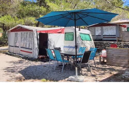 Camp Trailer Tina