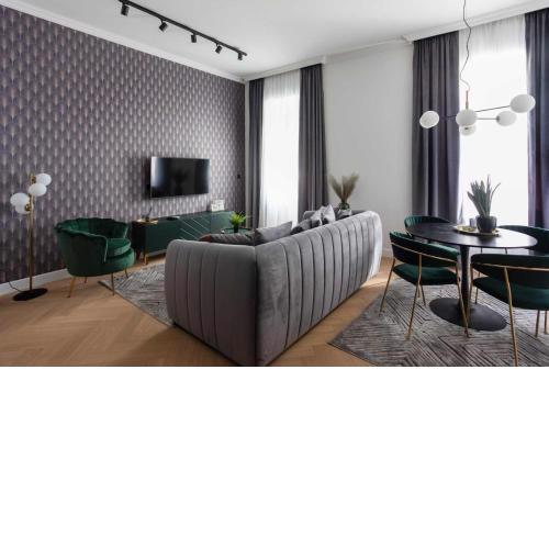 Candy Cavalier, designer decorated, luxurious, main square