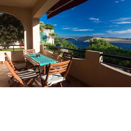 Captain's Apartment with Sea View