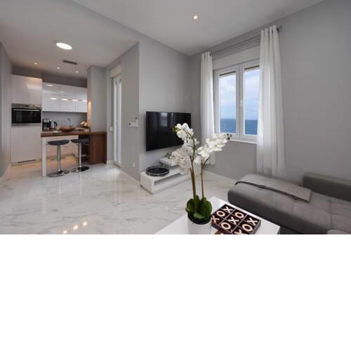 Captain's Bridge Apartment